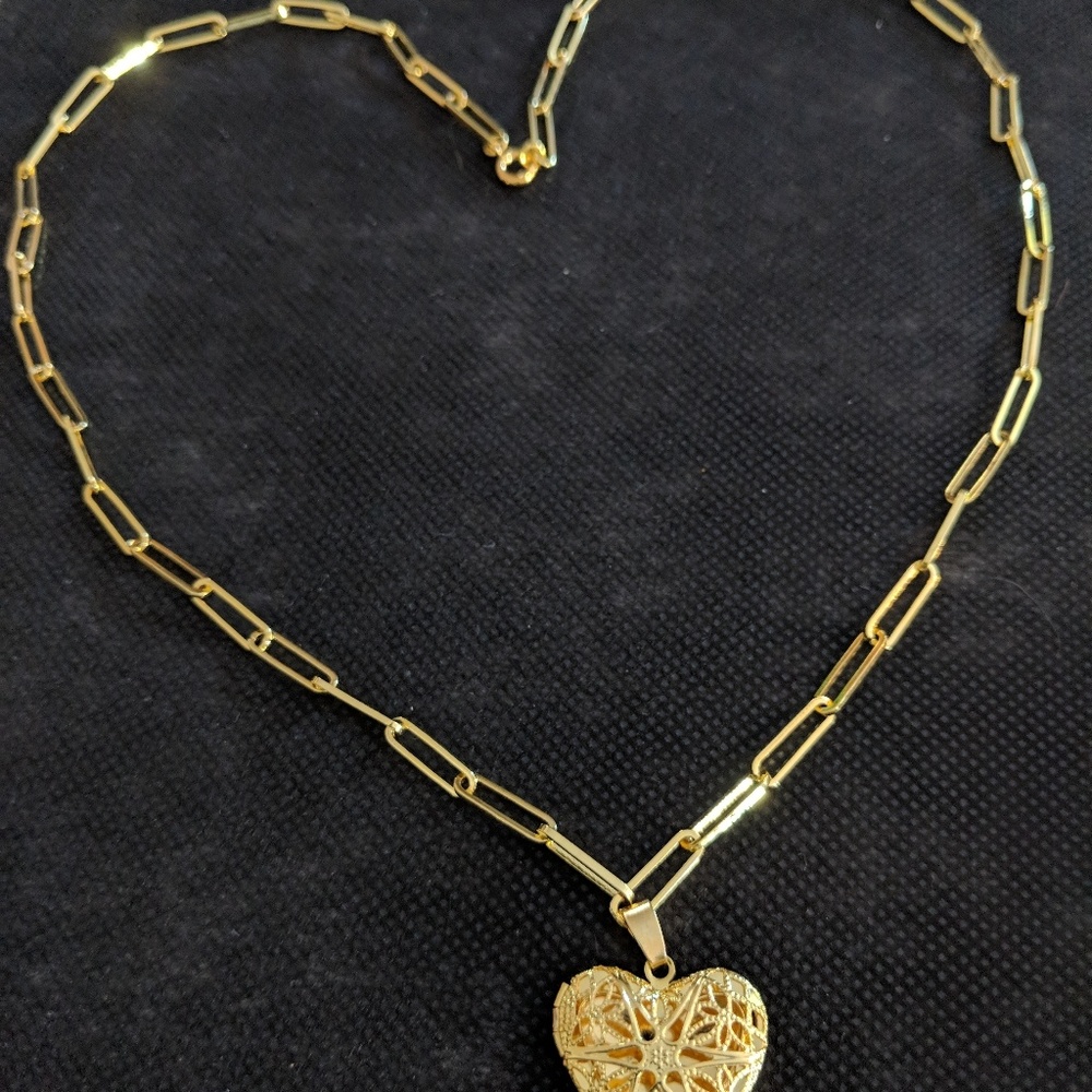 Essential Oil Aromatherapy Locket